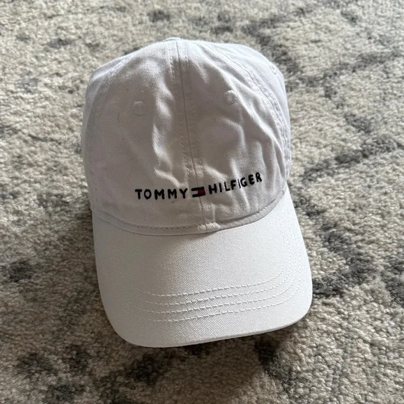 Tommy Hilfiger White Cap - Picture 1 of 3